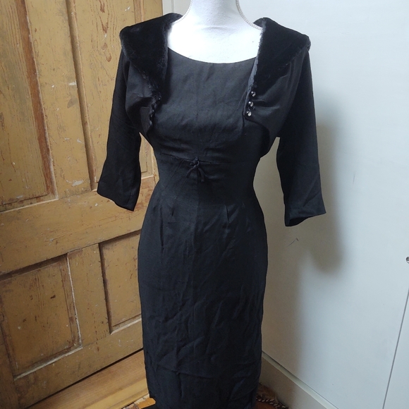Vintage Dresses & Skirts - Vintage Classic black dress matching fauxfur stole vtg size medium see measure